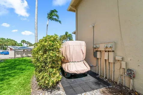 9 Stratford Drive Boynton Beach FL 33436