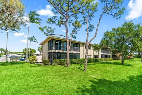 9 Stratford Drive Boynton Beach FL 33436
