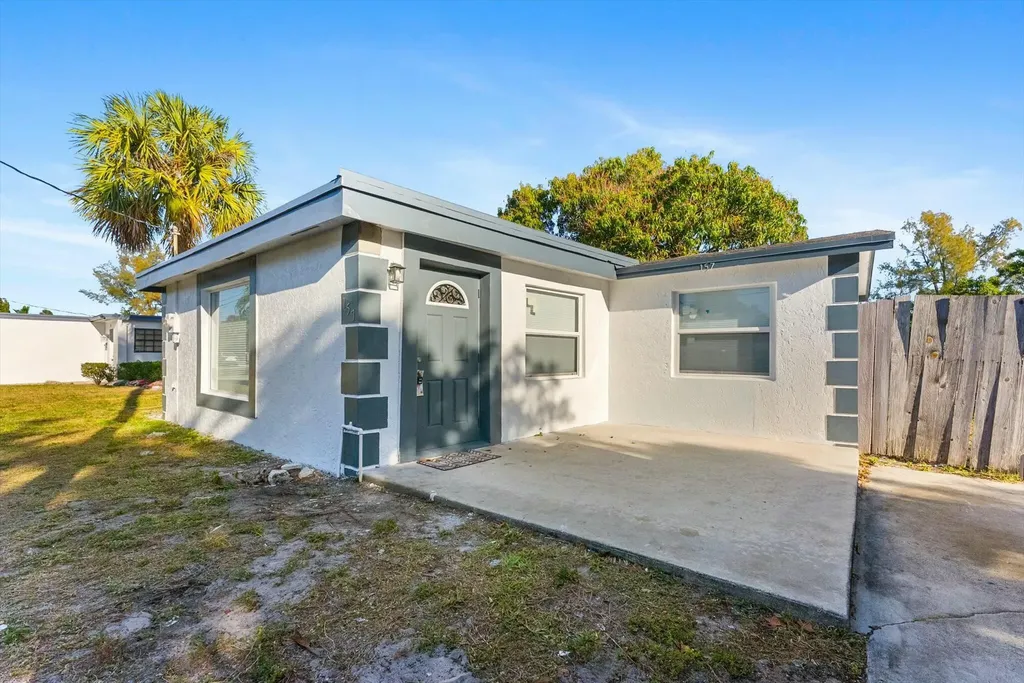 157 Ne 6th Court Deerfield Beach FL 33441