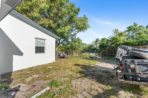 157 Ne 6th Court Deerfield Beach FL 33441