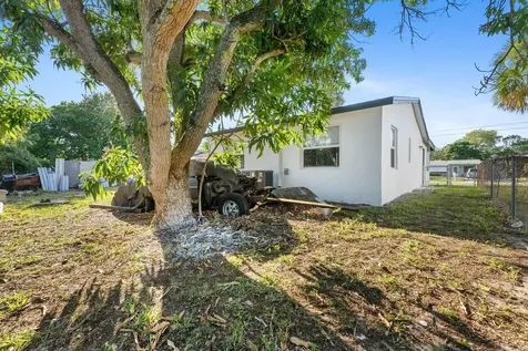 157 Ne 6th Court Deerfield Beach FL 33441