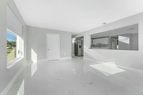 157 Ne 6th Court Deerfield Beach FL 33441