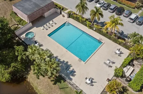 7585 Courtyard Run Boca Raton FL 33433