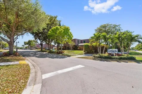 7585 Courtyard Run Boca Raton FL 33433