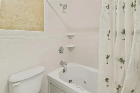 7585 Courtyard Run Boca Raton FL 33433