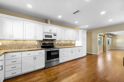 976 Sw Mulberry Way Boca Raton FL 33486