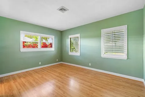 976 Sw Mulberry Way Boca Raton FL 33486