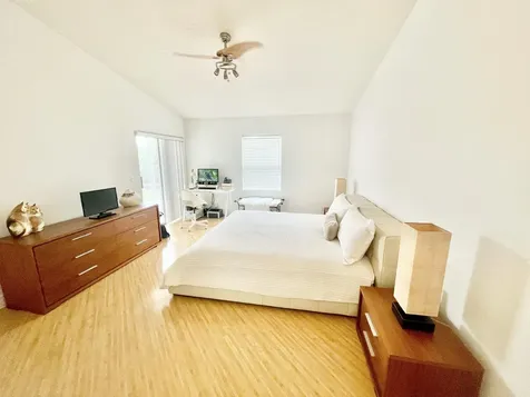 8232 Via Di Veneto Boca Raton FL 33496