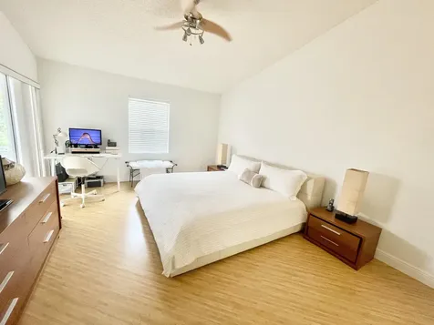 8232 Via Di Veneto Boca Raton FL 33496