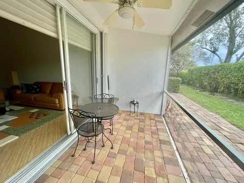 8232 Via Di Veneto Boca Raton FL 33496