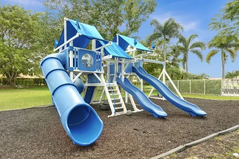 8232 Via Di Veneto Boca Raton FL 33496
