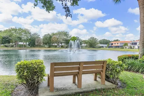 8232 Via Di Veneto Boca Raton FL 33496