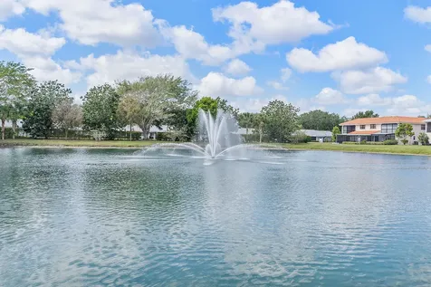 8232 Via Di Veneto Boca Raton FL 33496