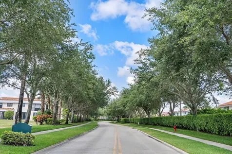 8232 Via Di Veneto Boca Raton FL 33496
