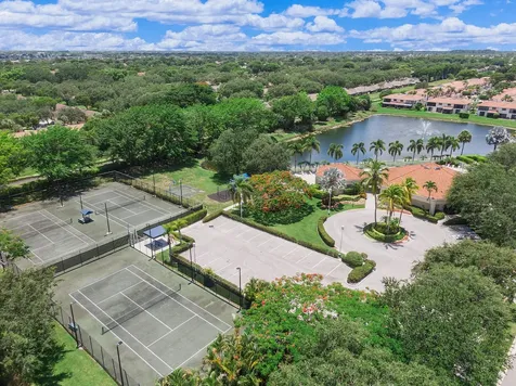 8232 Via Di Veneto Boca Raton FL 33496