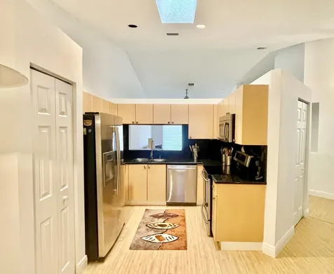 8232 Via Di Veneto Boca Raton FL 33496