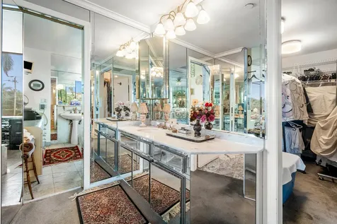 150 Bradley Place Palm Beach FL 33480