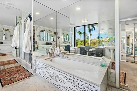 150 Bradley Place Palm Beach FL 33480