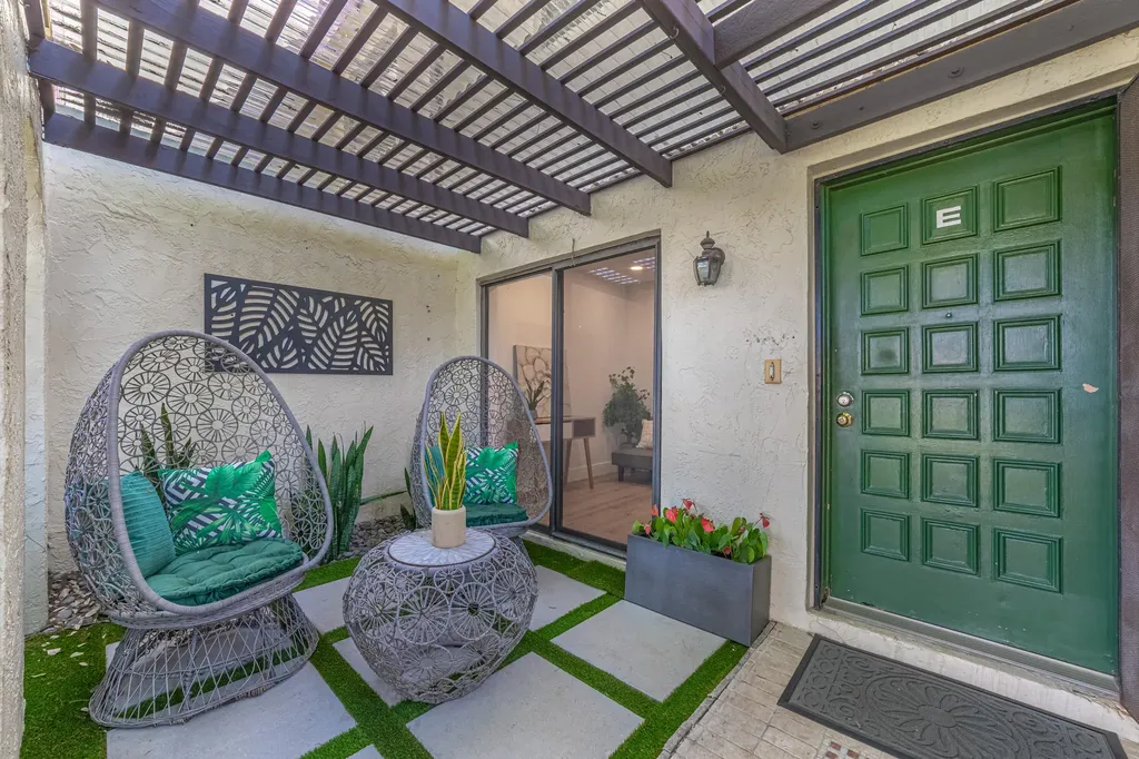 21864 Arriba Real Boca Raton FL 33433