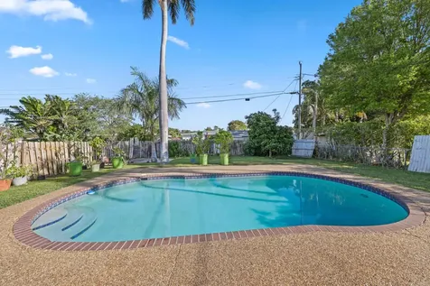 411 Sw 2nd Street Boca Raton FL 33432