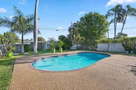 411 Sw 2nd Street Boca Raton FL 33432