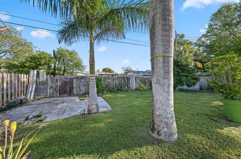 411 Sw 2nd Street Boca Raton FL 33432