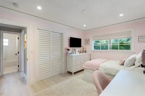 370 Ne 32nd Street Boca Raton FL 33431