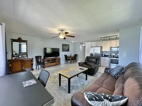 412 Chatham T West Palm Beach FL 33417