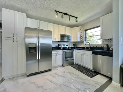 412 Chatham T West Palm Beach FL 33417