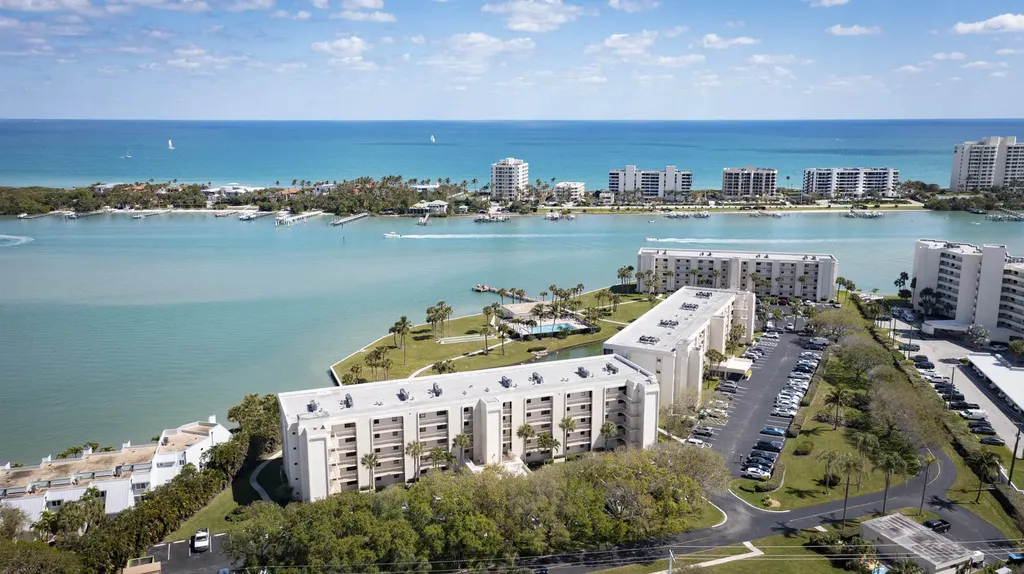 300 Intracoastal Place Tequesta FL 33469