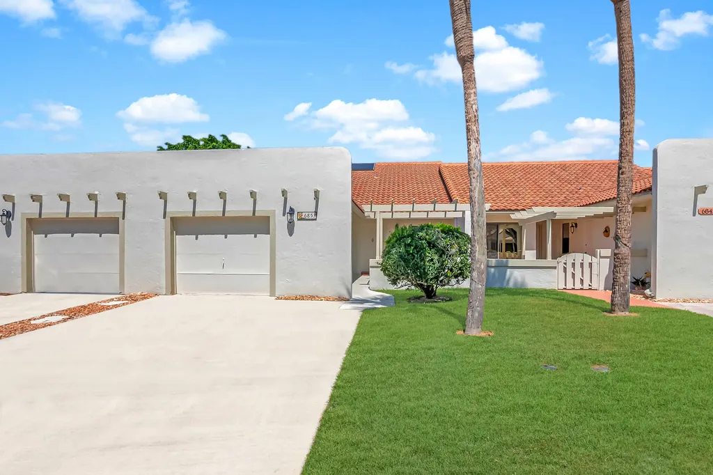 6853 Barbarossa Street Boca Raton FL 33433