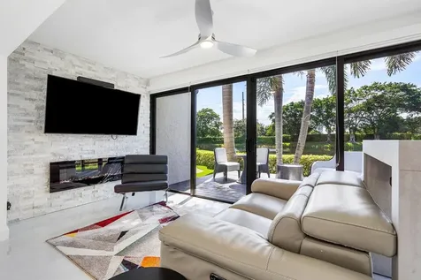 17370 Via Capri Boca Raton FL 33496