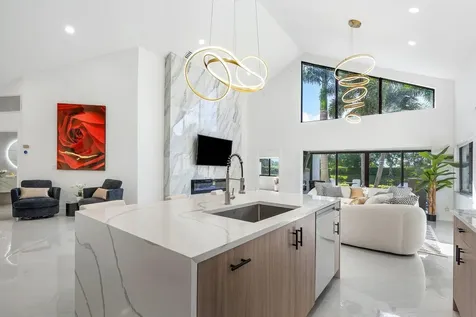 17370 Via Capri Boca Raton FL 33496