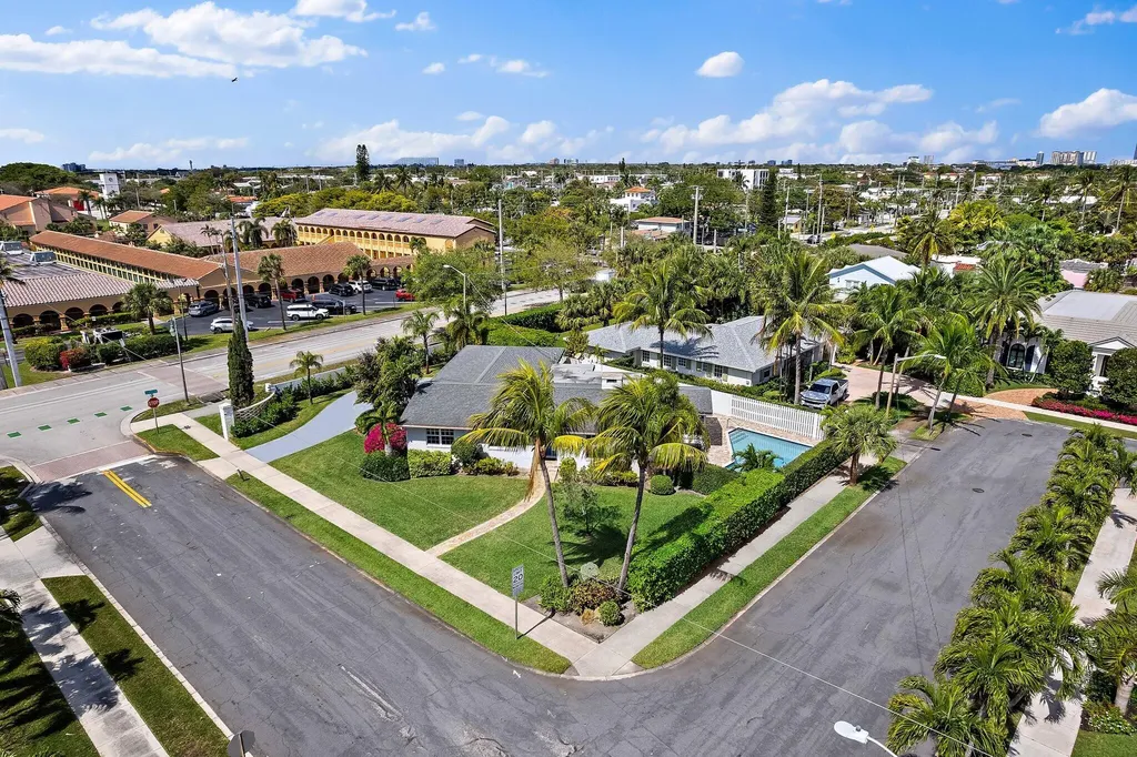 235 Worth Court West Palm Beach FL 33405