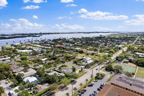 235 Worth Court West Palm Beach FL 33405