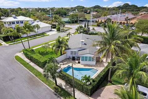 235 Worth Court West Palm Beach FL 33405