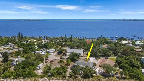 11099 Ridge Avenue Fort Pierce FL 34982