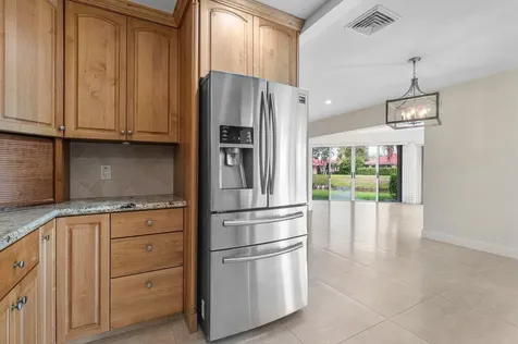 362 Yorktowne Circle Atlantis FL 33462