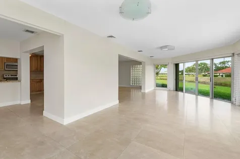 362 Yorktowne Circle Atlantis FL 33462