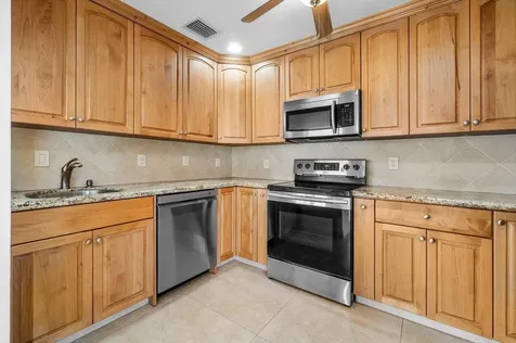 362 Yorktowne Circle Atlantis FL 33462