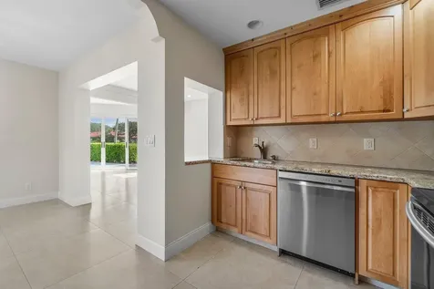 362 Yorktowne Circle Atlantis FL 33462