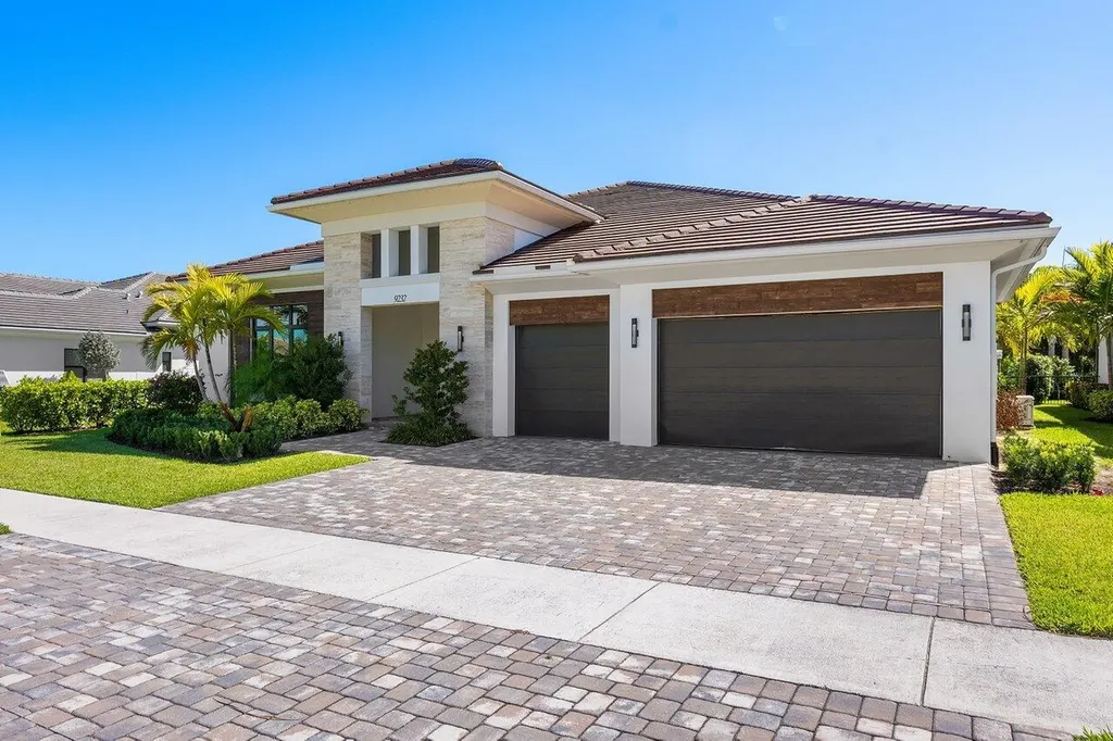 9232 Coral Isles Circle Palm Beach Gardens FL 33412