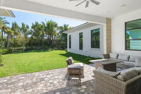 9232 Coral Isles Circle Palm Beach Gardens FL 33412