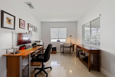 2112 Sw 22nd Street Boynton Beach FL 33426