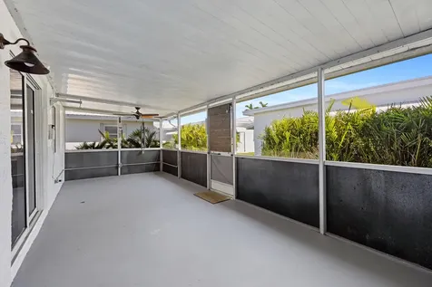 2112 Sw 22nd Street Boynton Beach FL 33426