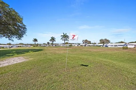 2112 Sw 22nd Street Boynton Beach FL 33426