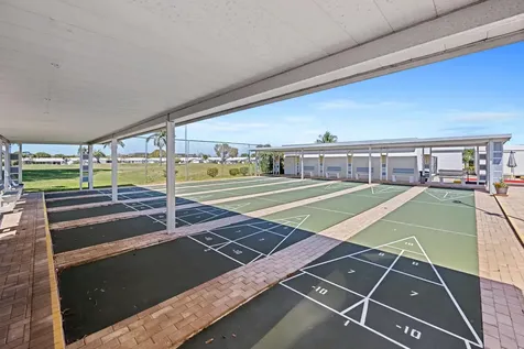 2112 Sw 22nd Street Boynton Beach FL 33426