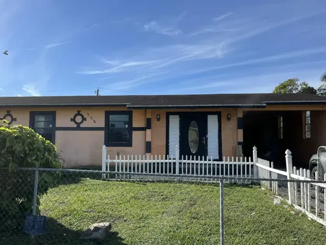 932 Sw Avenue H Belle Glade FL 33430
