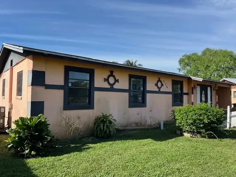 932 Sw Avenue H Belle Glade FL 33430