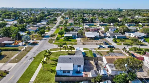 307 Nw 4th Place Deerfield Beach FL 33441